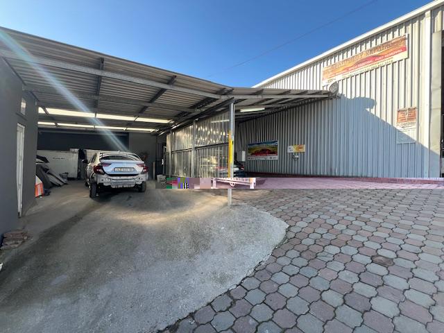 Commercial Property for Sale in Neave Industrial Eastern Cape